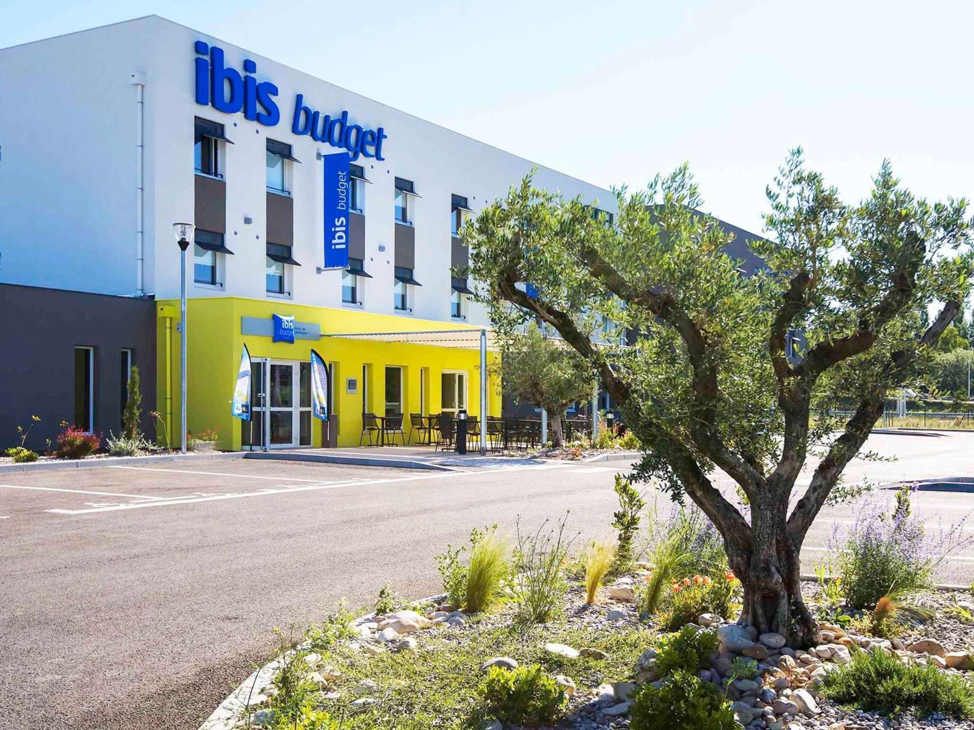 Ibis Budget Porte De Camargue Saint-Martin-de-Crau Exterior foto