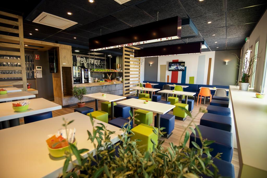 Ibis Budget Porte De Camargue Saint-Martin-de-Crau Exterior foto