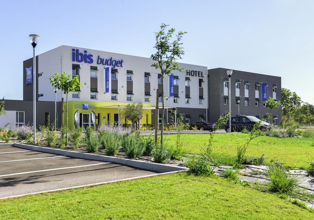 Ibis Budget Porte De Camargue Saint-Martin-de-Crau Exterior foto