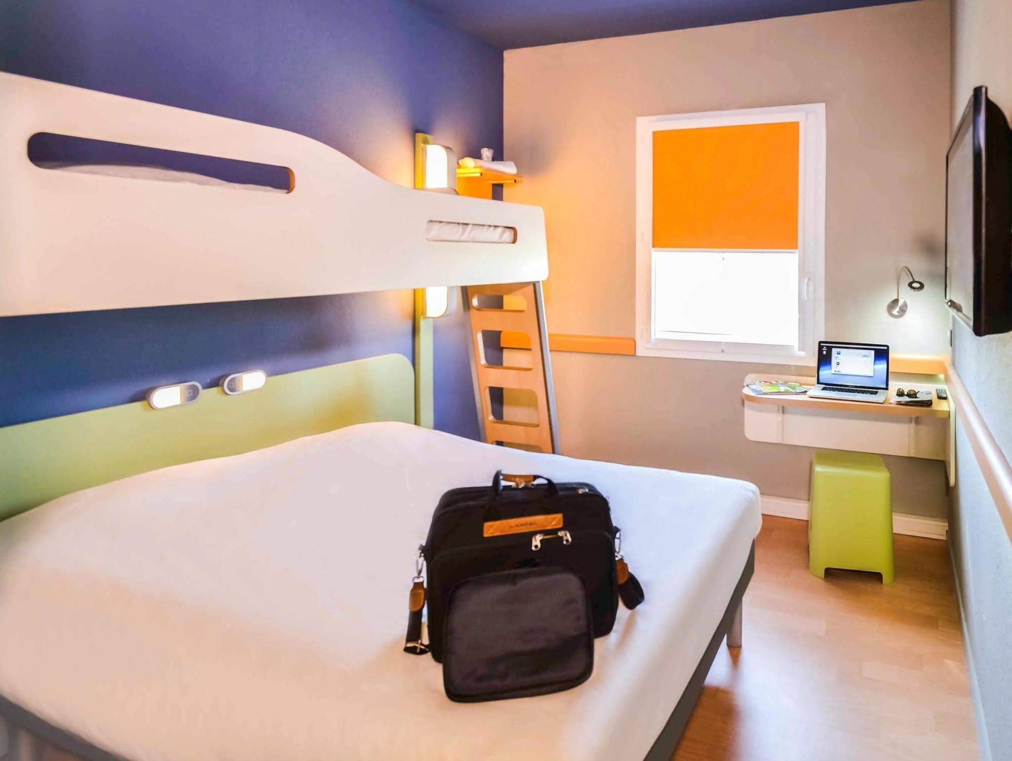 Ibis Budget Porte De Camargue Saint-Martin-de-Crau Exterior foto