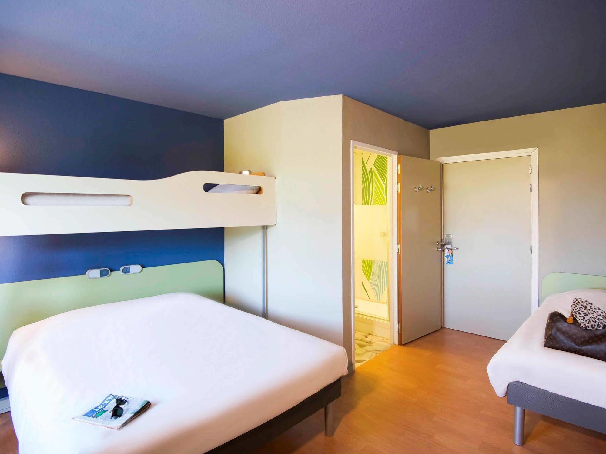 Ibis Budget Porte De Camargue Saint-Martin-de-Crau Exterior foto